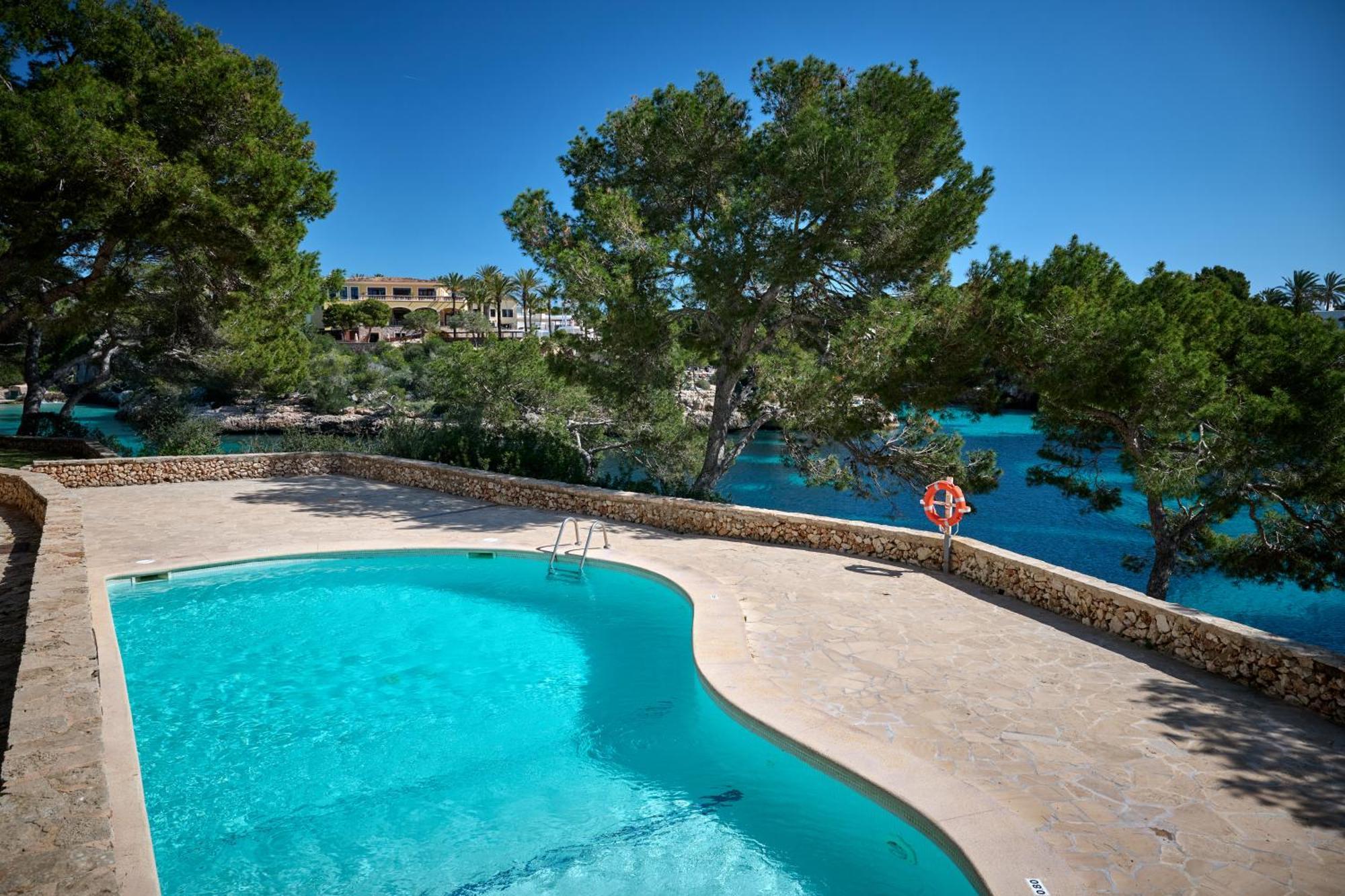 Sea Frontline Apartment 'Ernesto'. Pool. Wifi Сантаньи Экстерьер фото