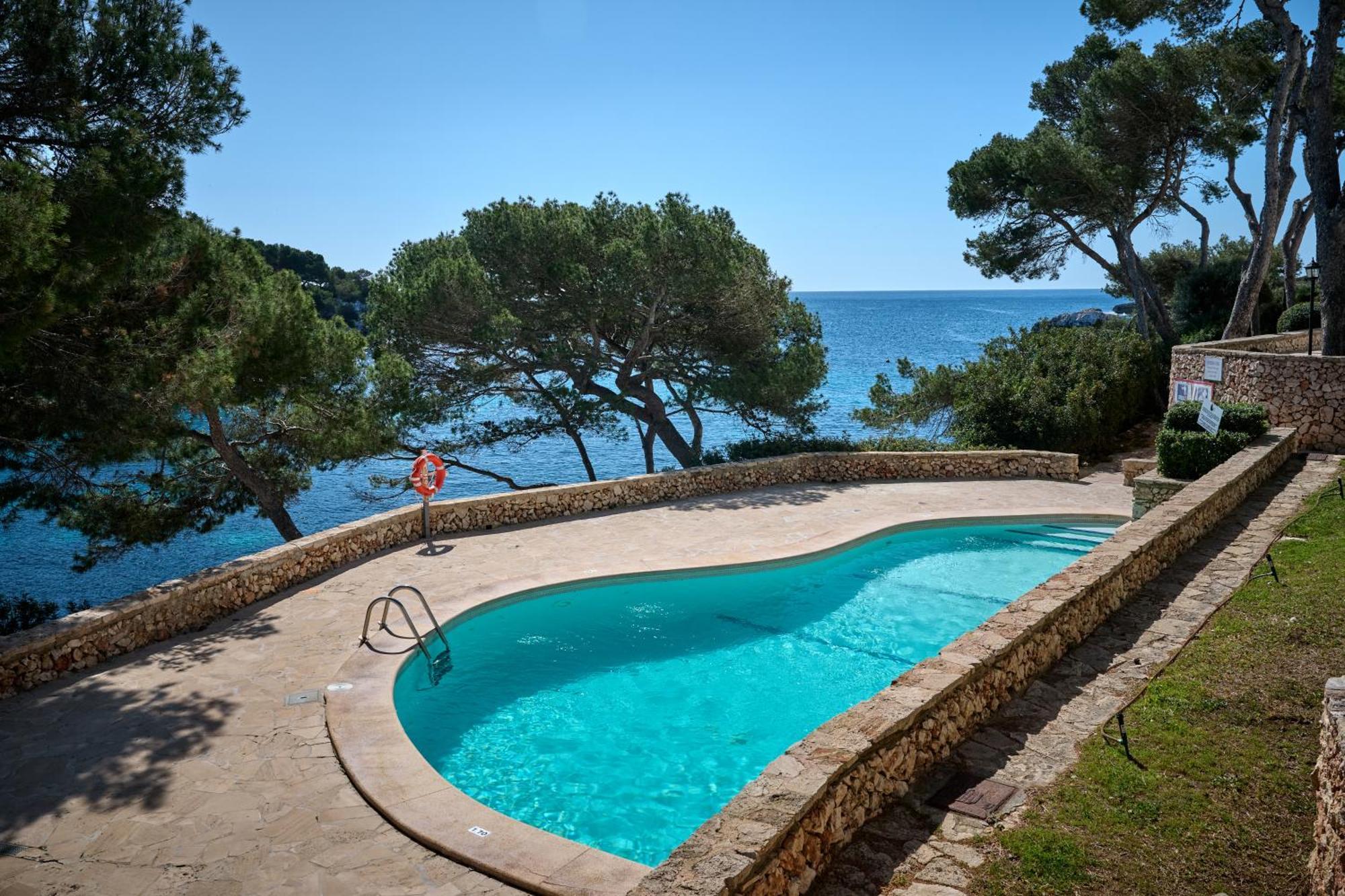 Sea Frontline Apartment 'Ernesto'. Pool. Wifi Сантаньи Экстерьер фото