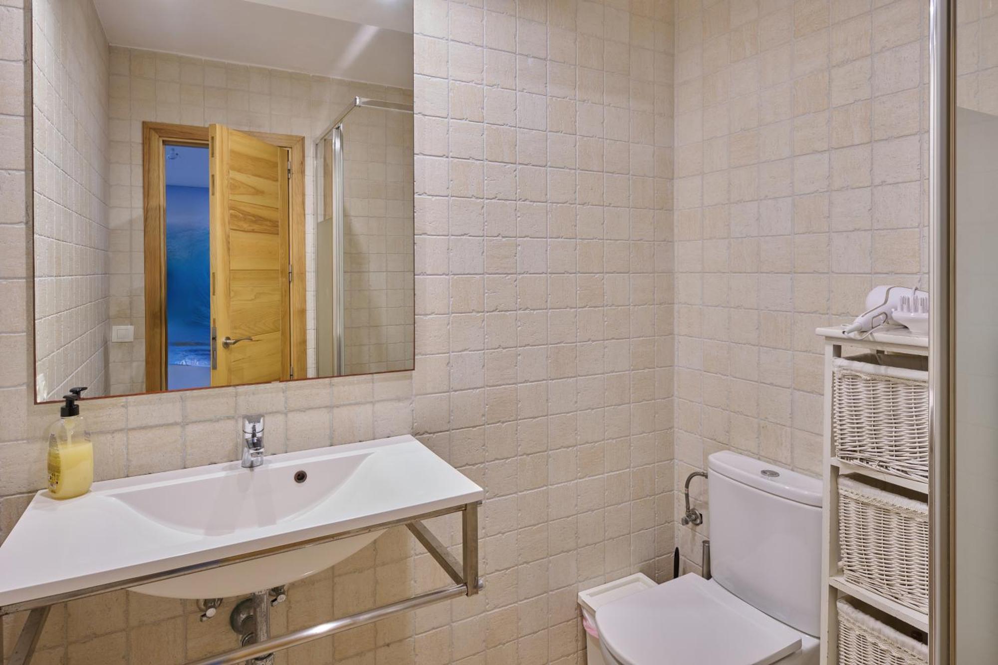 Sea Frontline Apartment 'Ernesto'. Pool. Wifi Сантаньи Экстерьер фото